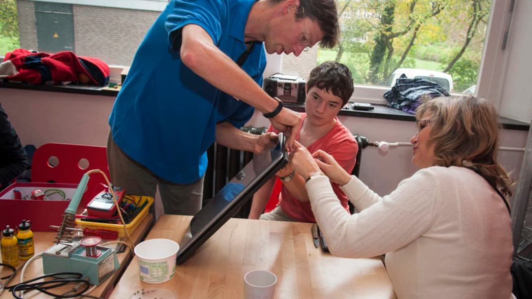 Stichting Repair Café International-actionPhoto (2)