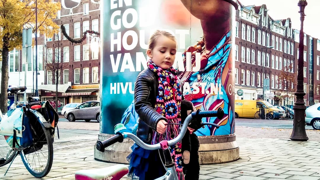 Peperbus Met Poster Hiv Vereniging Nederland
