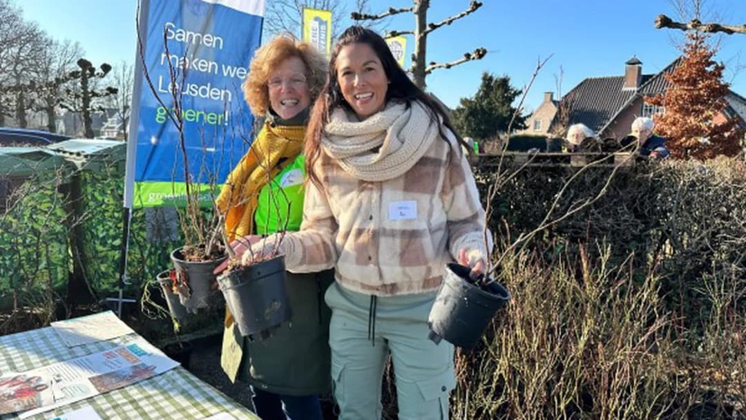 De Groene Belevenis-actionPhoto_Bessenstruiken uitdeelactie_NF 8_klein.jpg