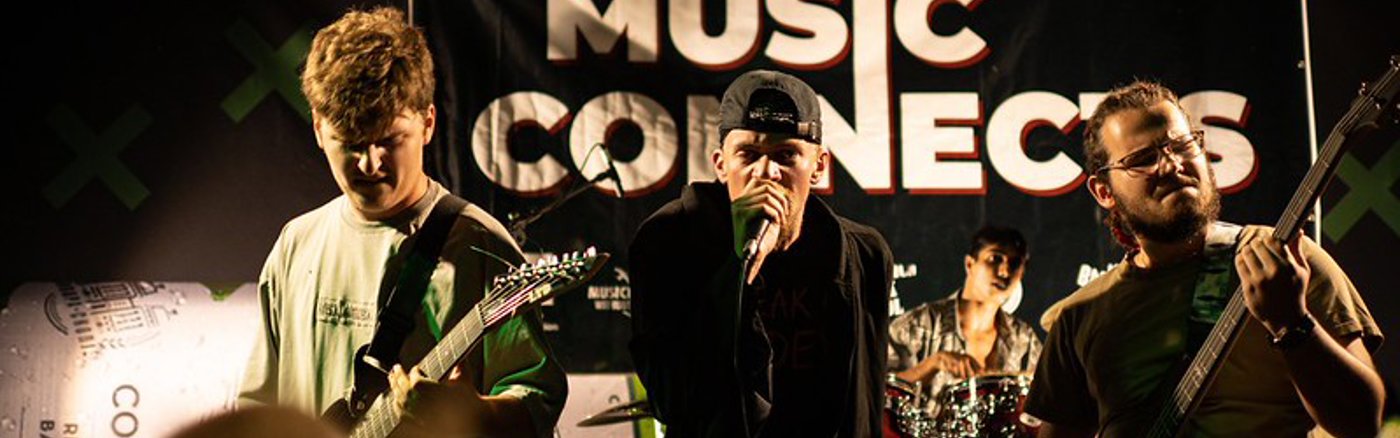 Foto-editor voor nieuwe brand in foto's van 5 projecten