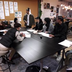 Bedrijft helpt jongeren