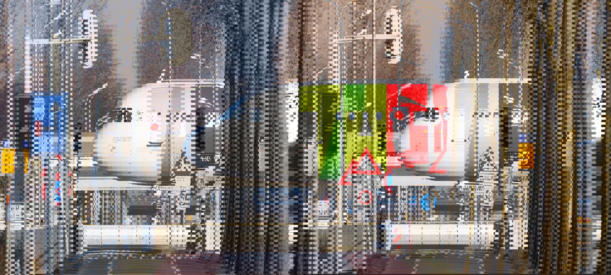 Etienne Jong Lwoxq8tkmyy Unsplash
