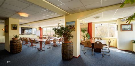 Genodigden nabellen voor Symposium