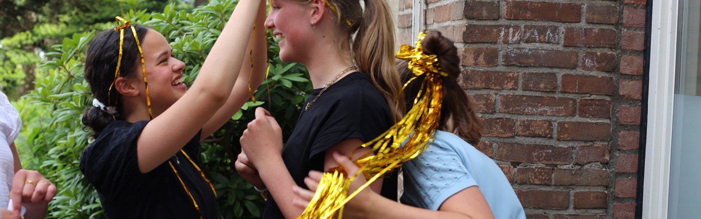 Jongeren begeleiden die social media posts maken