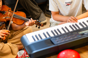 Video van muziekworkshop op AZC