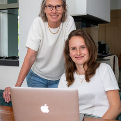 Pien & Tess aan het werk