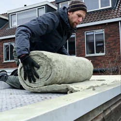 Winfried legt groendak aan